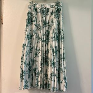 White and green pleated skirt